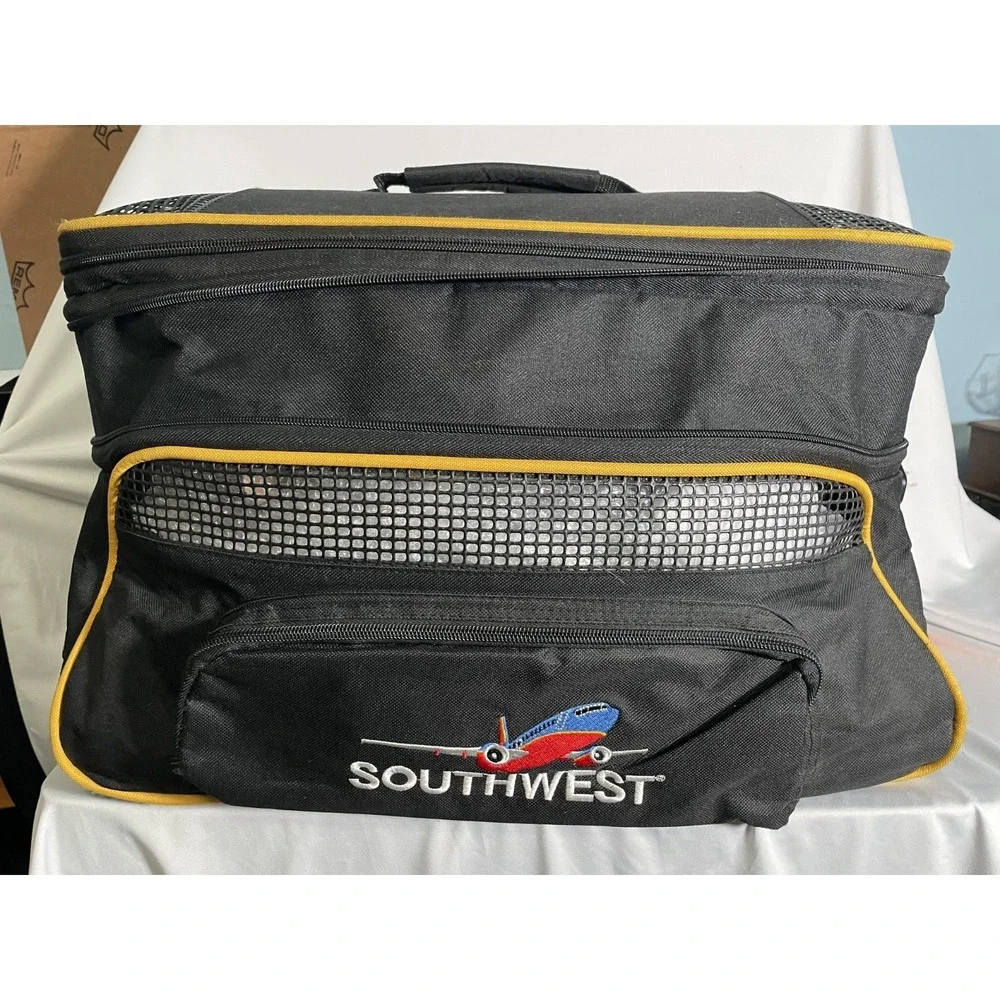 Southwest Airlines Approved Pet Carrier Vented 19x12x12 w/ Document Pouch